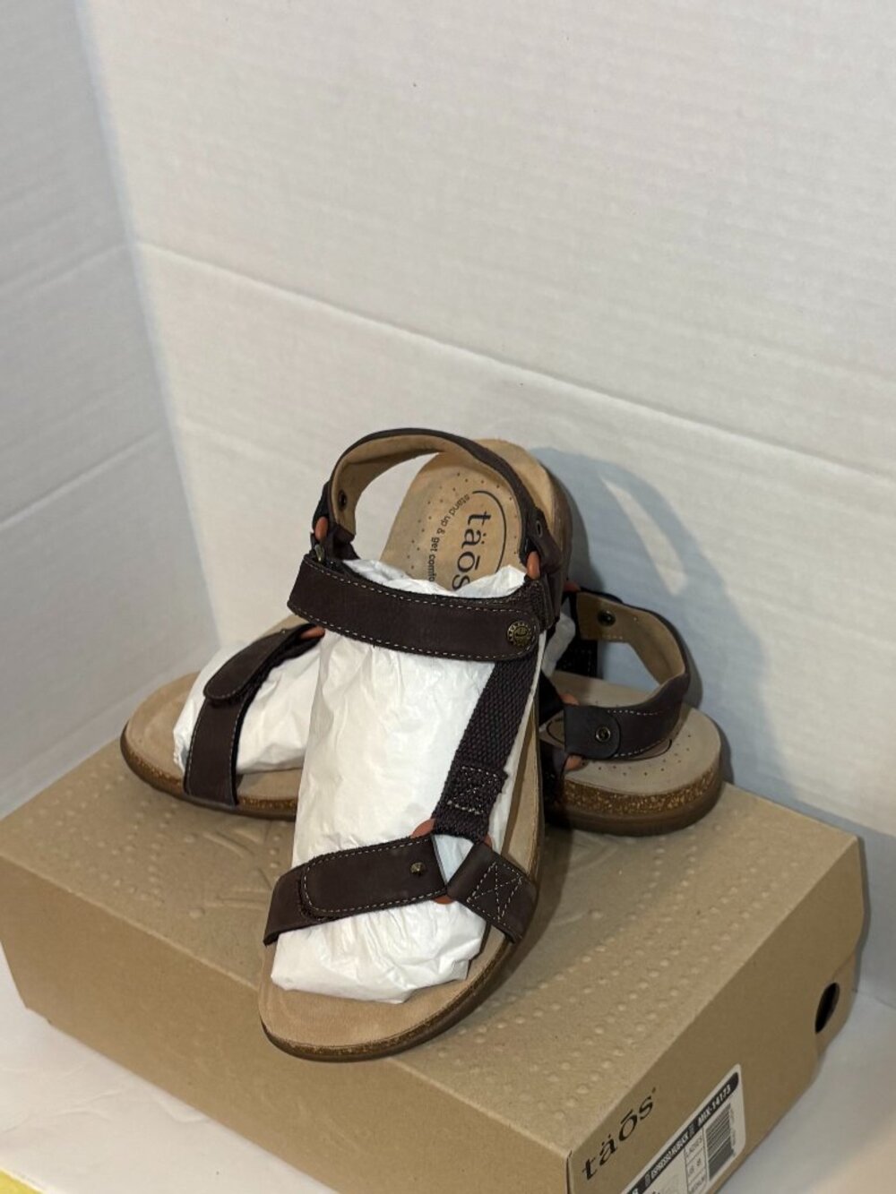Womans taos Espresso Mixer Sandals U.S. Size 8 Medium Brand New in Box